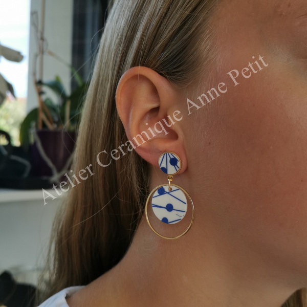 Bijou Boucles d'oreilles porcelaine graphique bleu